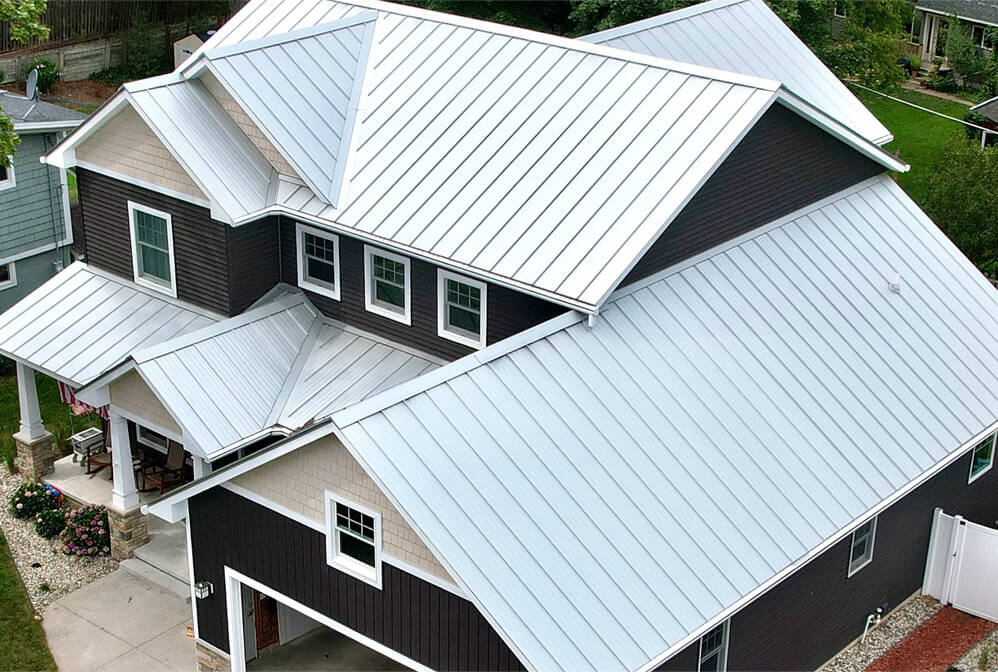 Benefits of new metal roofing installation on Michigan homes