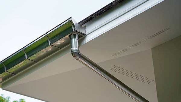 Steel gutter installation